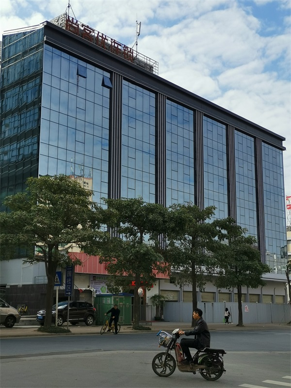 玻璃幕墻施工工藝標(biāo)準(zhǔn)流程簡(jiǎn)介，中東幕墻為您解答！