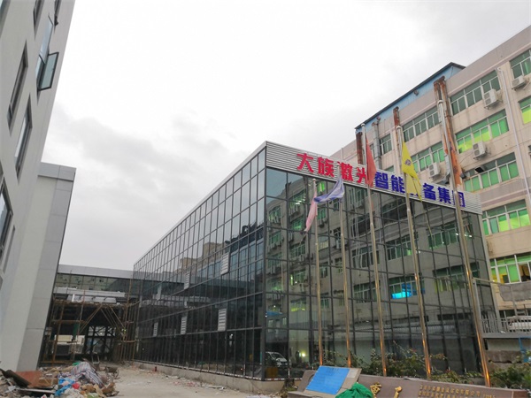 深圳幕墻玻璃多少錢(qián)一平方